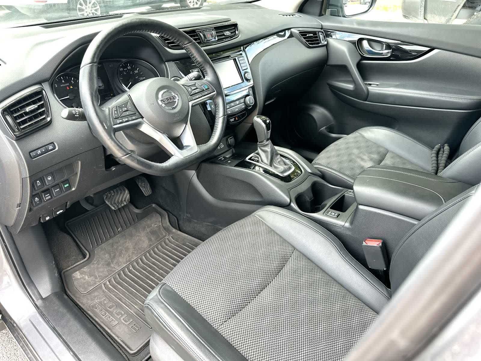 Thumbnail: 2022 Nissan Rogue Sport - 18