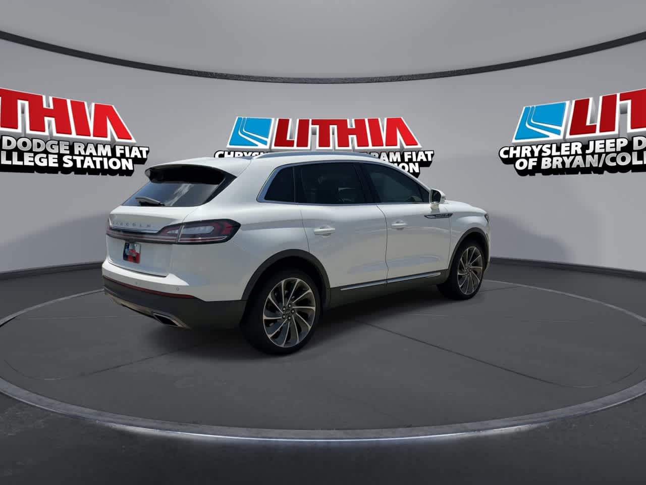 Thumbnail: 2022 Lincoln Nautilus - 8