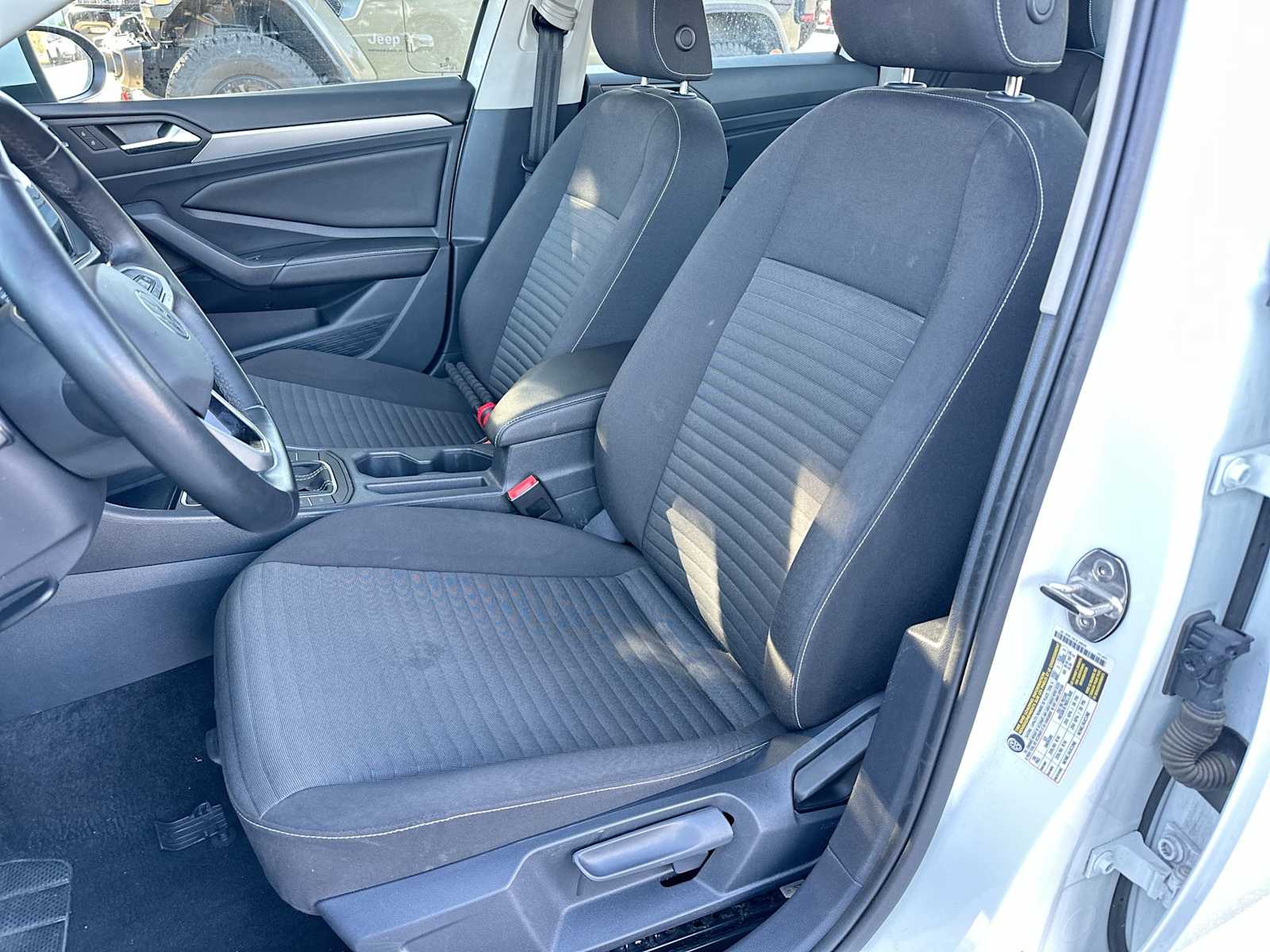 Thumbnail: 2024 Volkswagen Jetta - 17