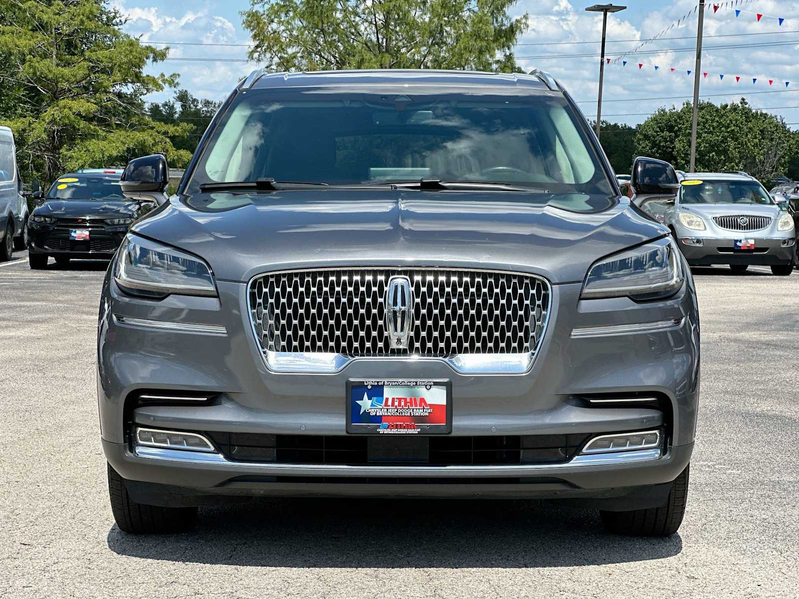 Thumbnail: 2021 Lincoln Aviator - 10