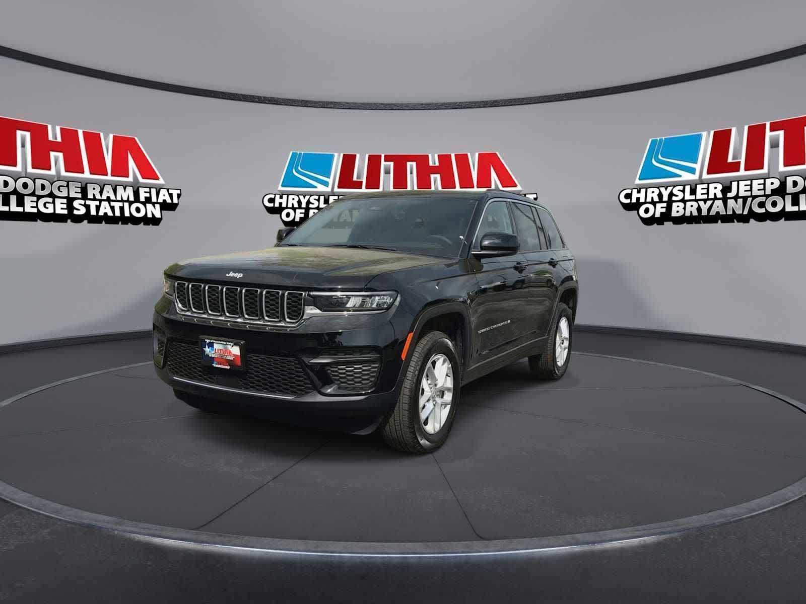 Thumbnail: 2026 Jeep Grand Cherokee - 3
