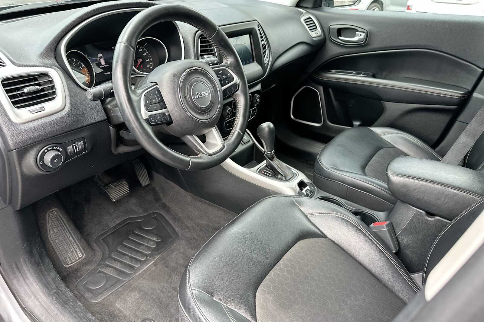 Thumbnail: 2018 Jeep Compass - 18