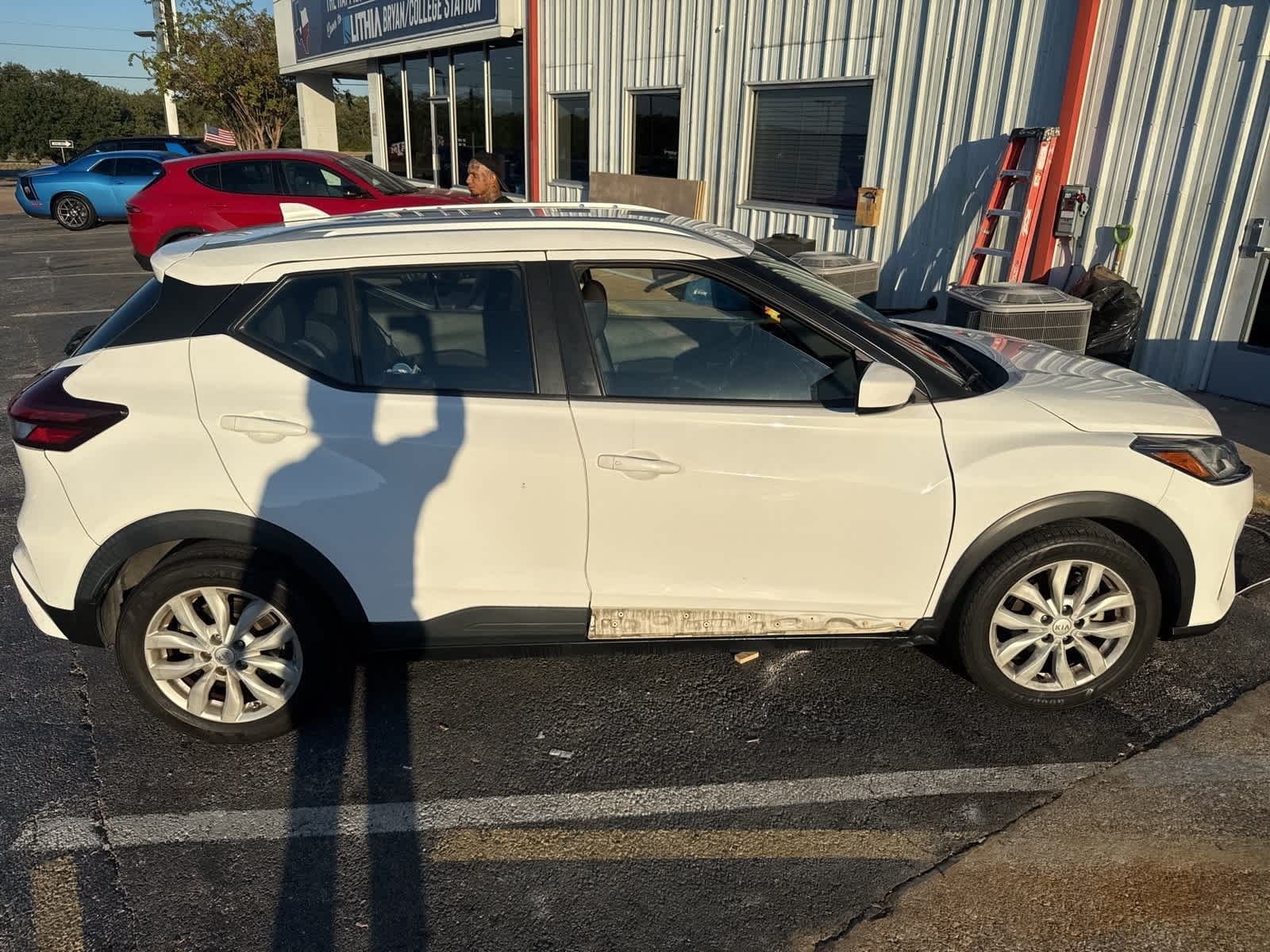 2021 Nissan Kicks SV photo 2