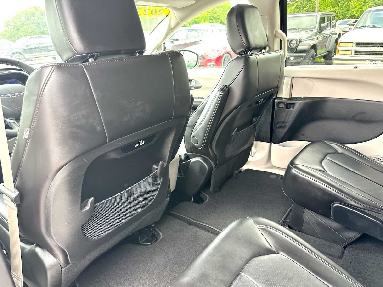 Thumbnail: 2023 Chrysler Pacifica - 24