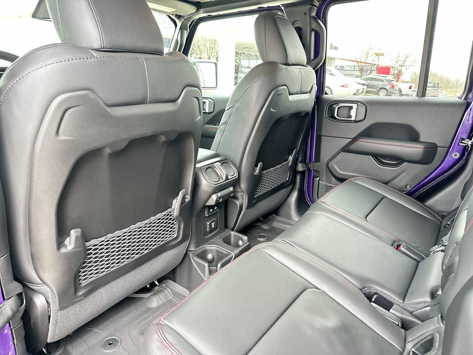 Thumbnail: 2026 Jeep Gladiator - 24