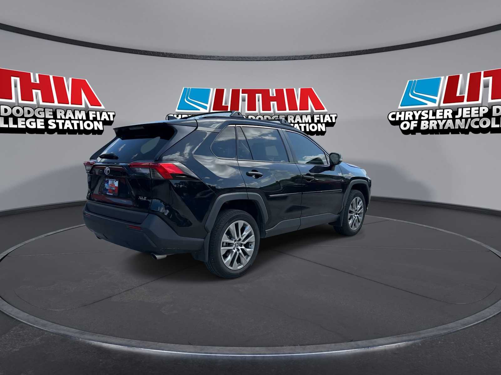 Thumbnail: 2023 Toyota RAV4 - 8