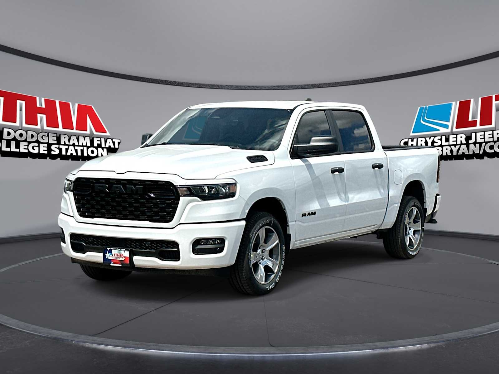 New 2026 Ram 1500 EXPRESS CREW CAB 4X2 5'7 BOX