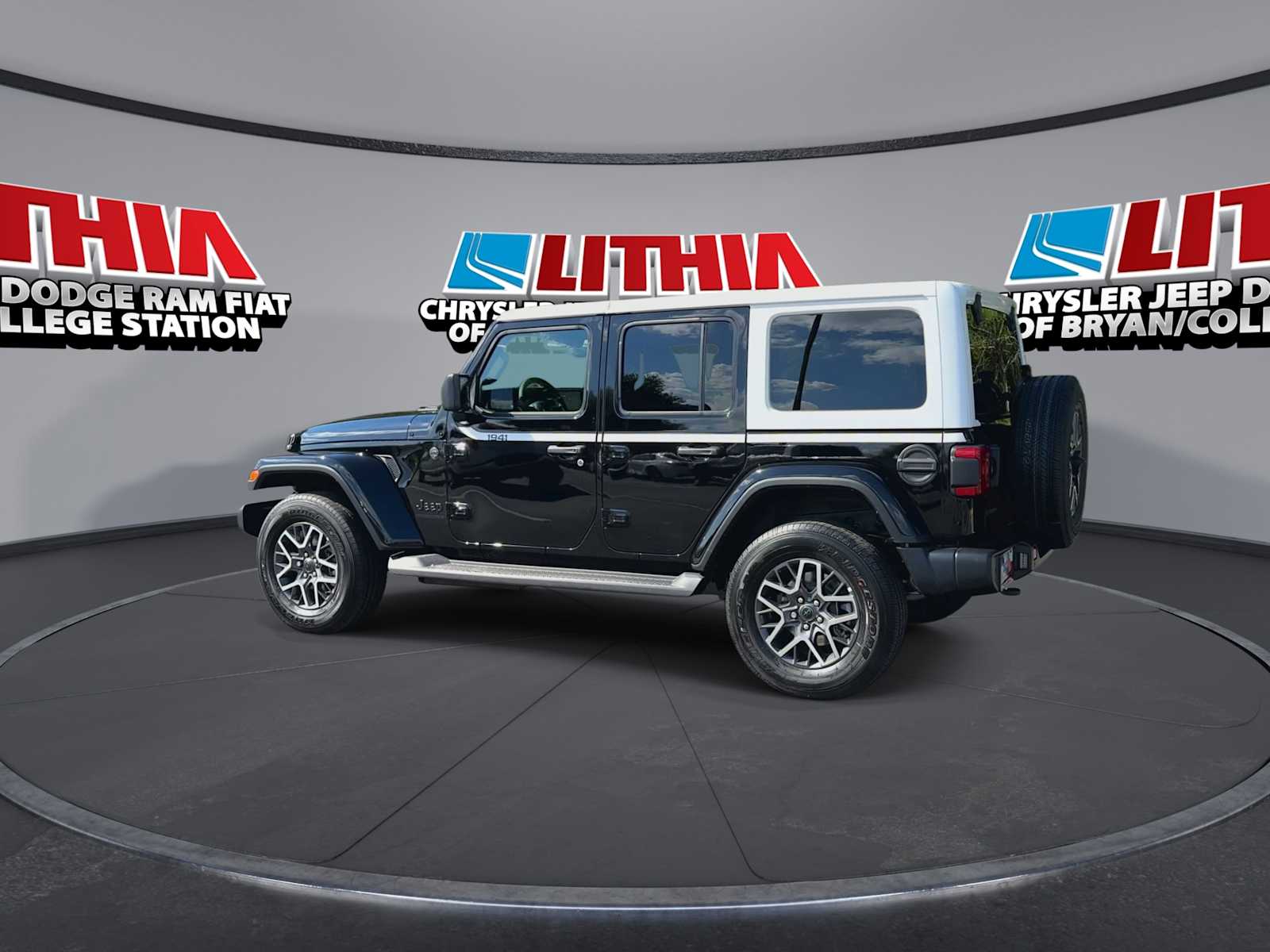 Thumbnail: 2026 Jeep Wrangler - 6