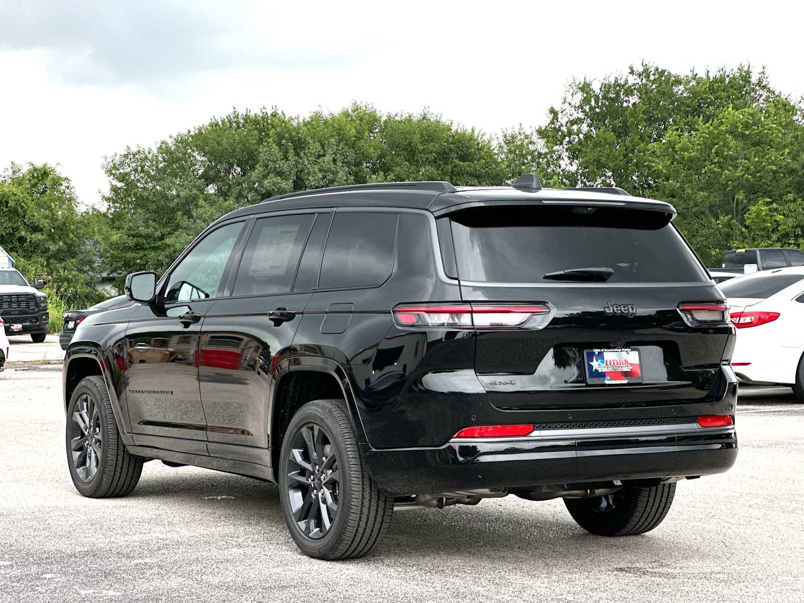 Thumbnail: 2026 Jeep Grand Cherokee - 13