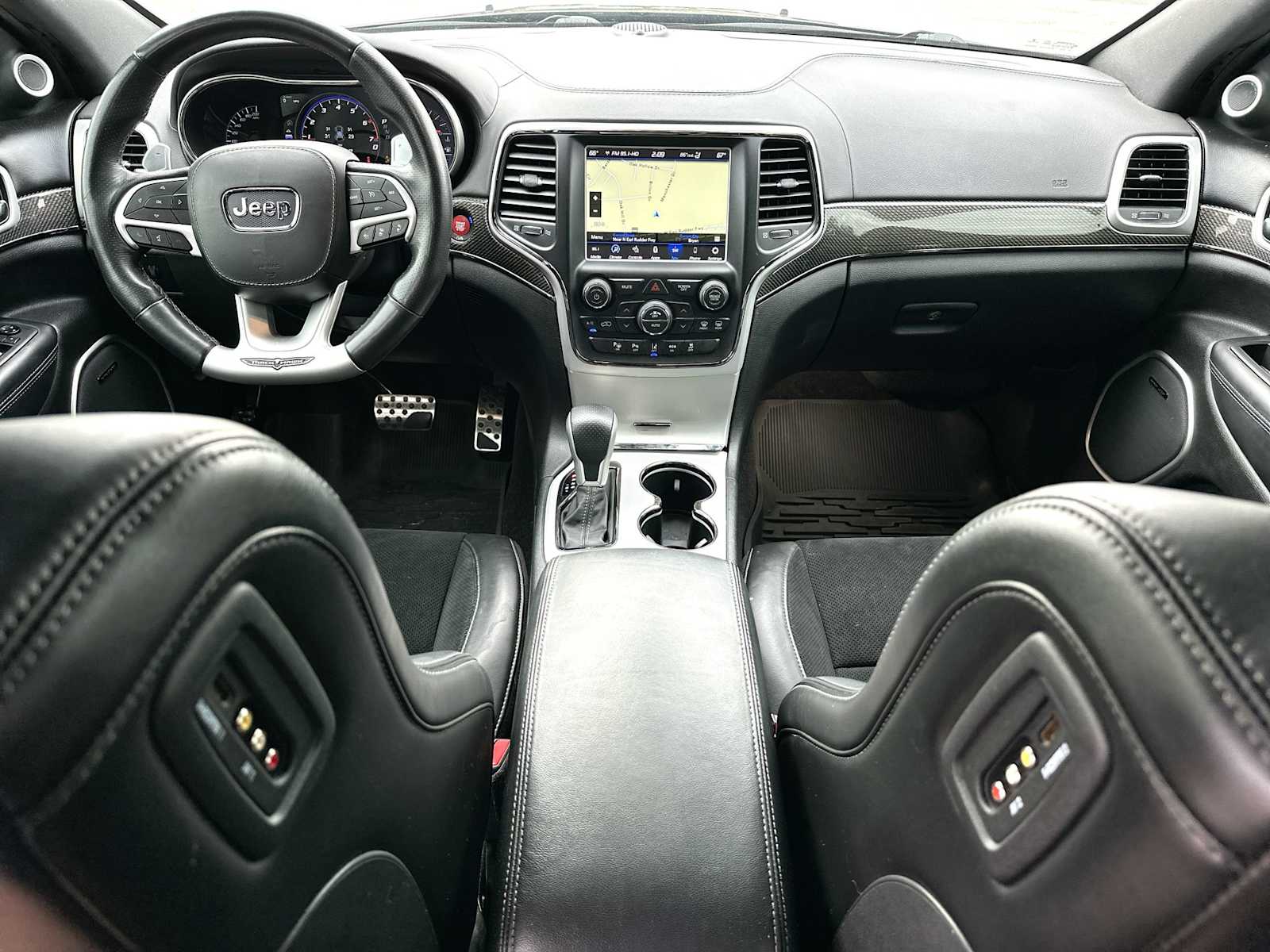 Thumbnail: 2018 Jeep Grand Cherokee - 25