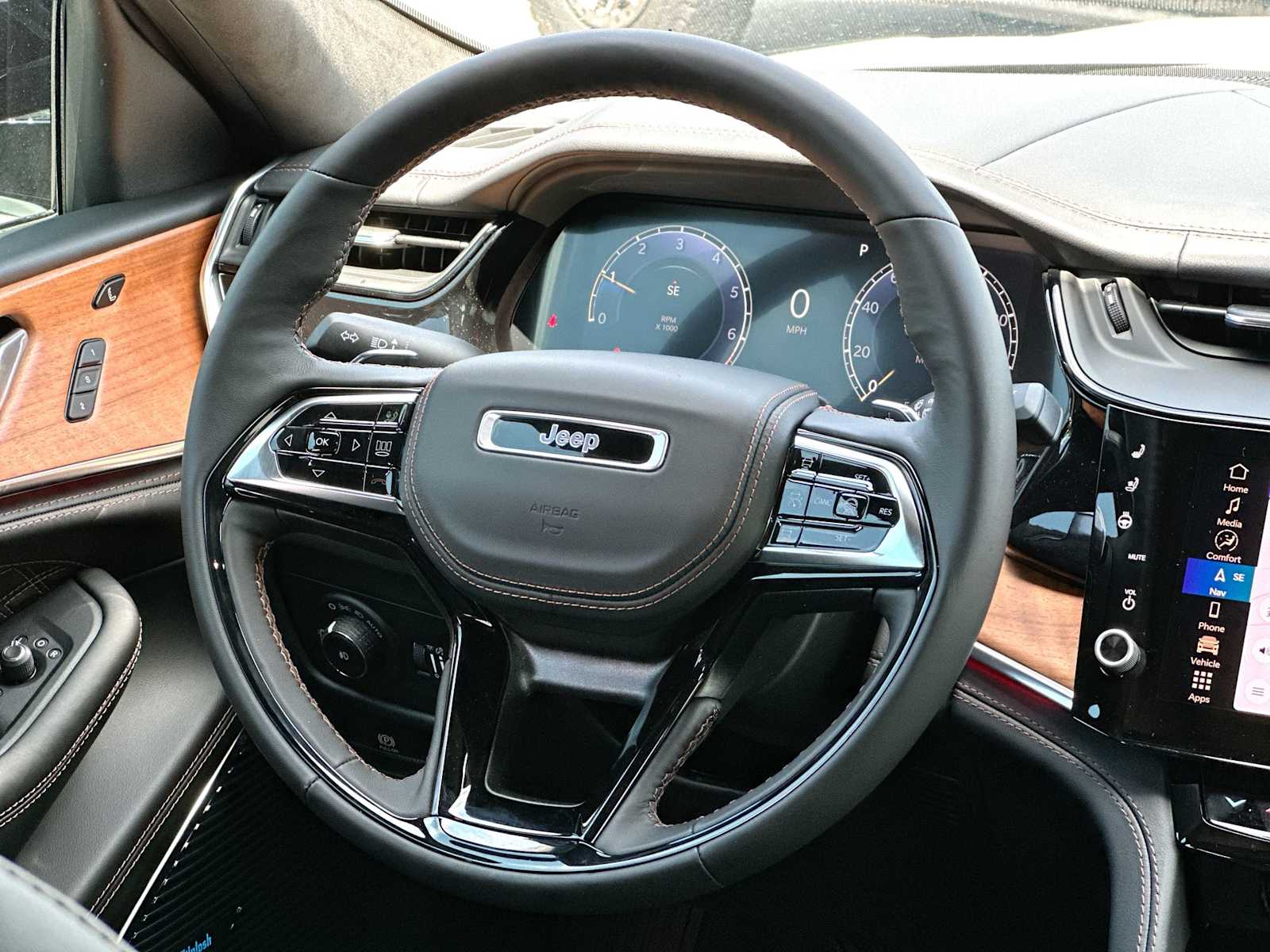 Thumbnail: 2026 Jeep Grand Cherokee - 27