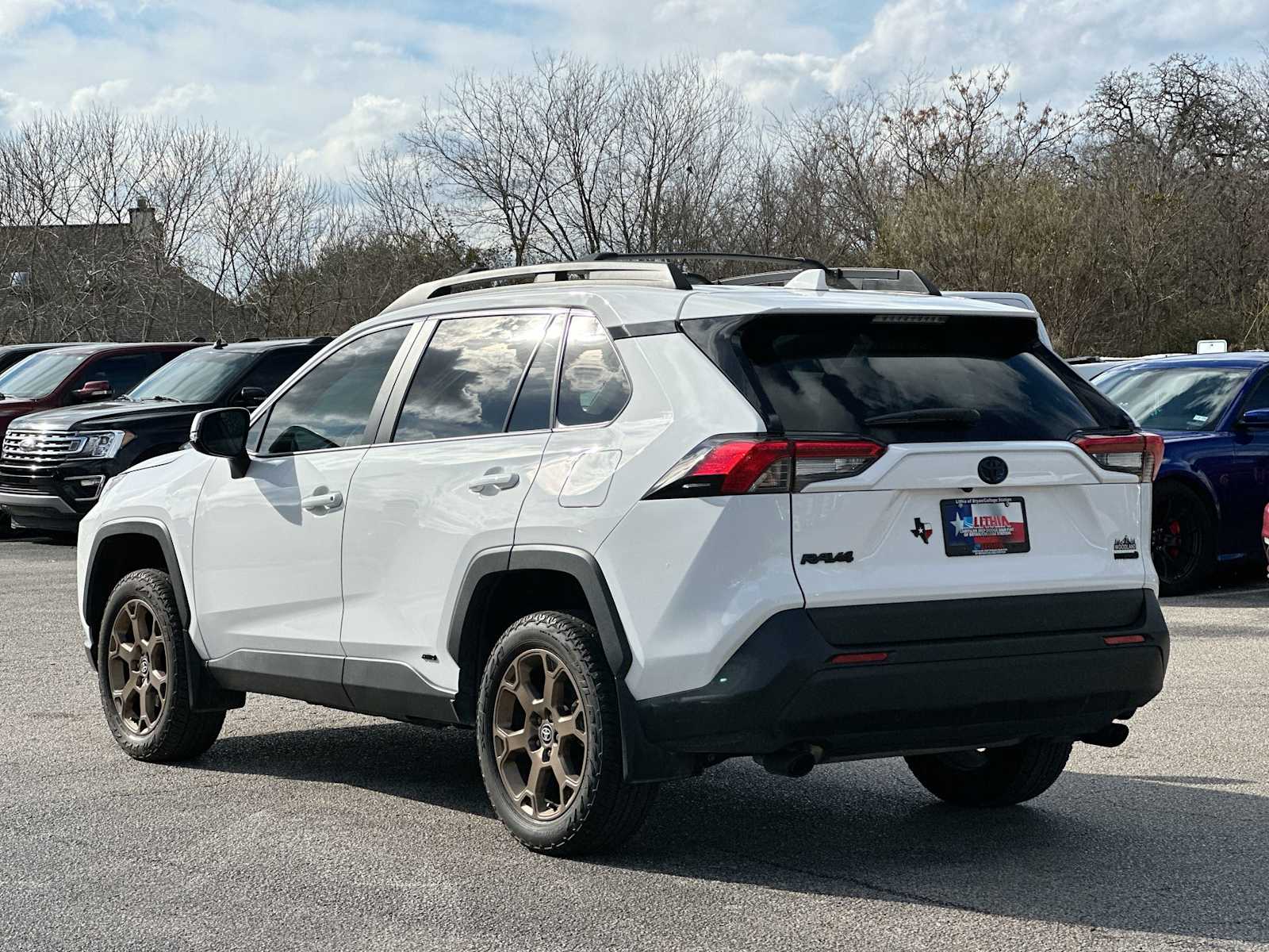 Thumbnail: 2023 Toyota RAV4 - 13