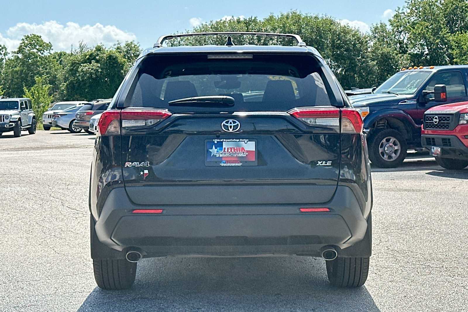 Thumbnail: 2023 Toyota RAV4 - 14