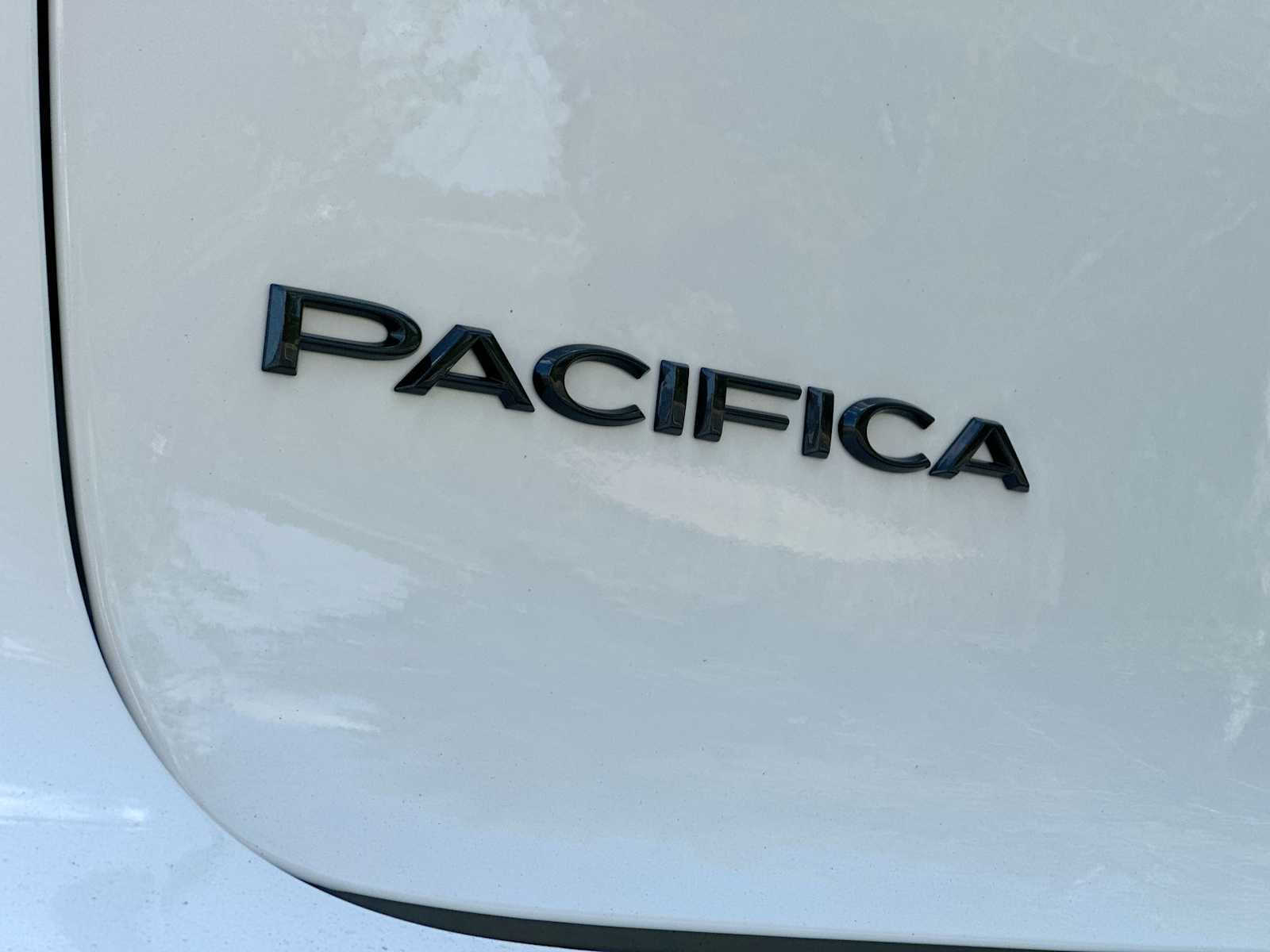 Thumbnail: 2026 Chrysler Pacifica - 15