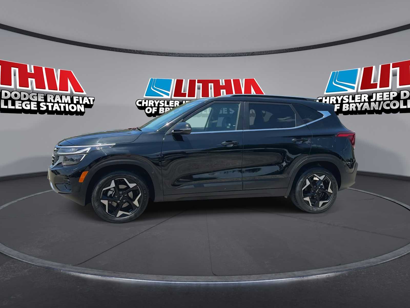 Thumbnail: 2024 Kia Seltos - 4