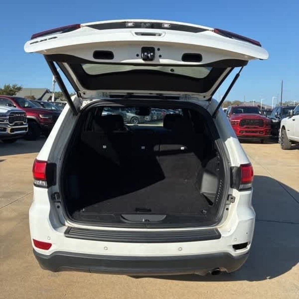 Used 2021 Jeep Grand Cherokee Laredo SUV