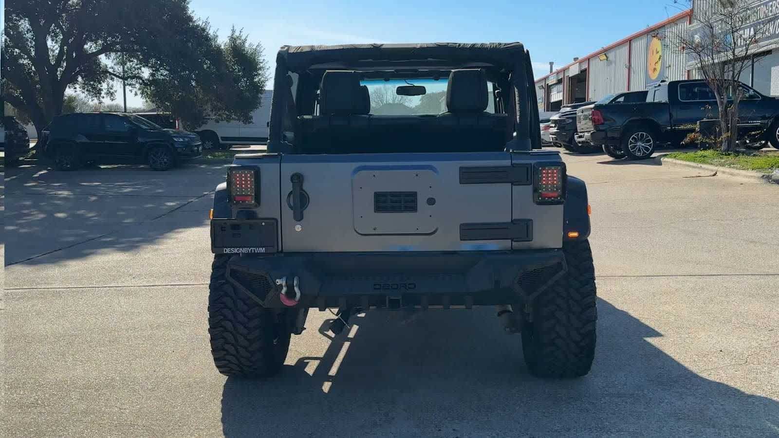 Thumbnail: 2016 Jeep Wrangler - 7