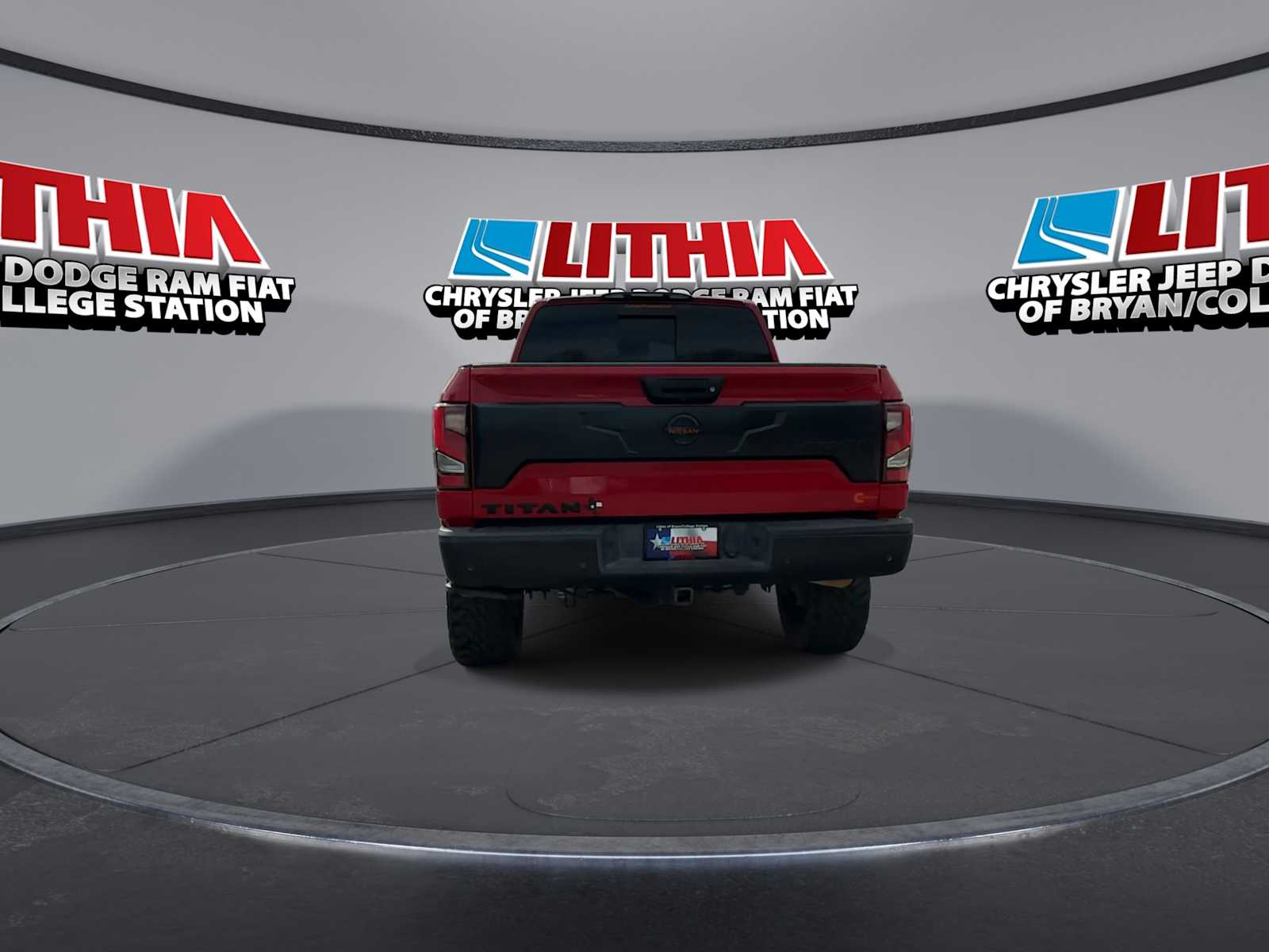 Thumbnail: 2020 Nissan Titan - 7