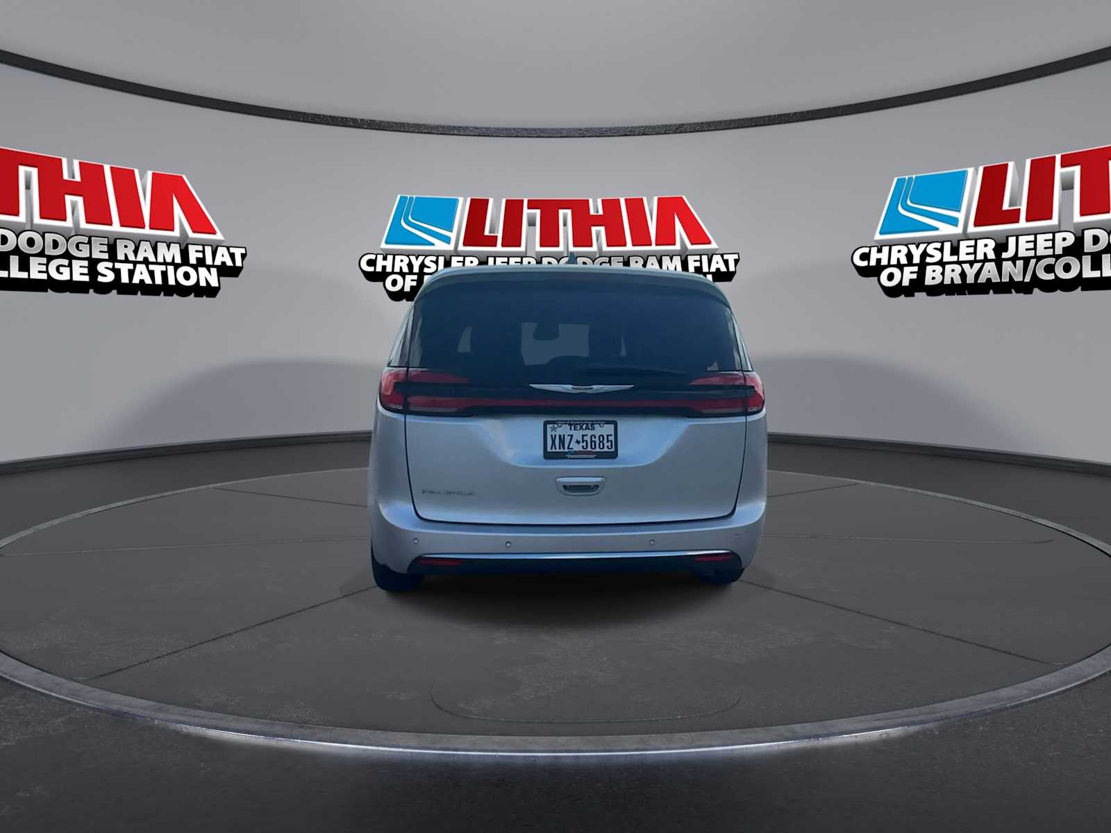 Thumbnail: 2023 Chrysler Pacifica - 7