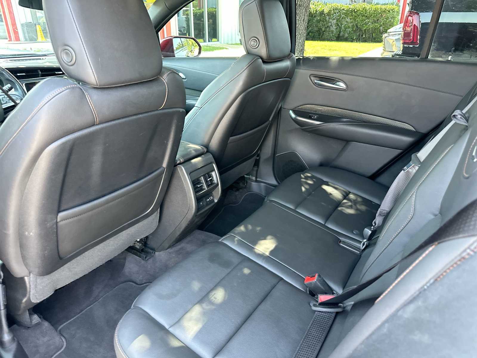 Thumbnail: 2020 Cadillac XT4 - 24