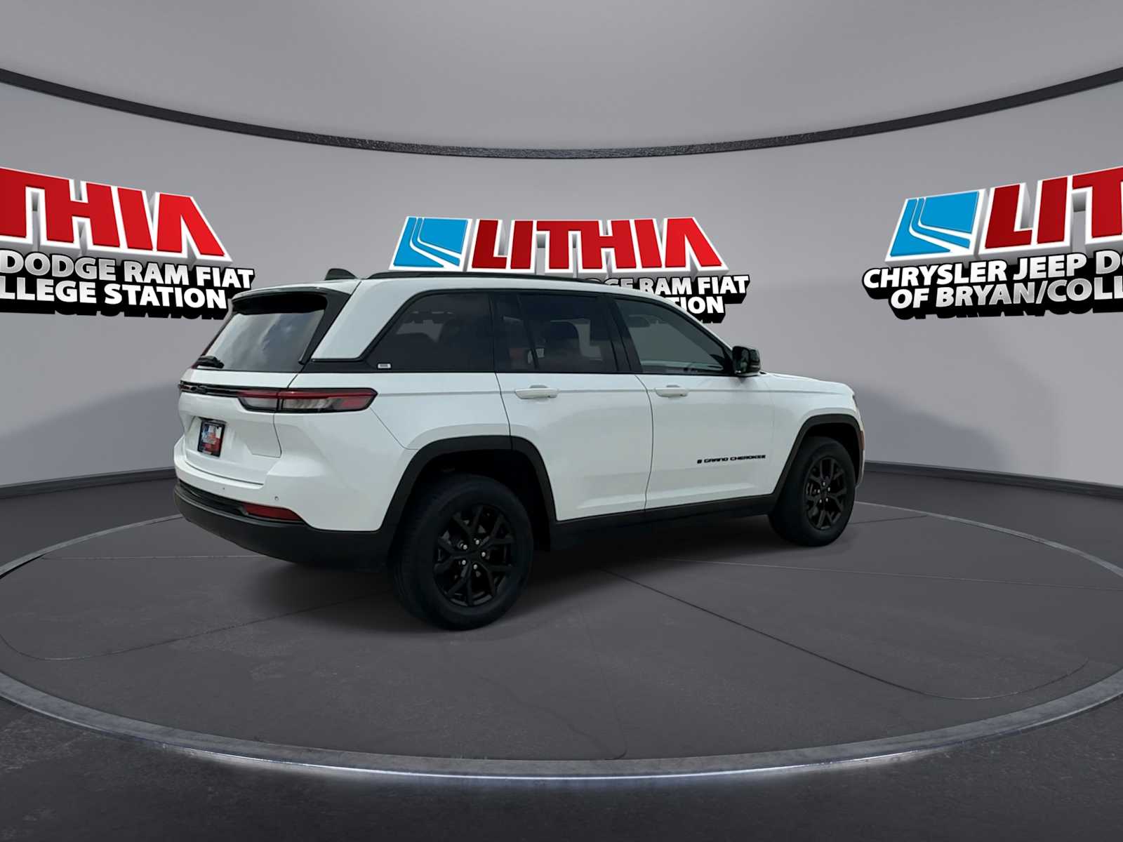 Thumbnail: 2024 Jeep Grand Cherokee - 8