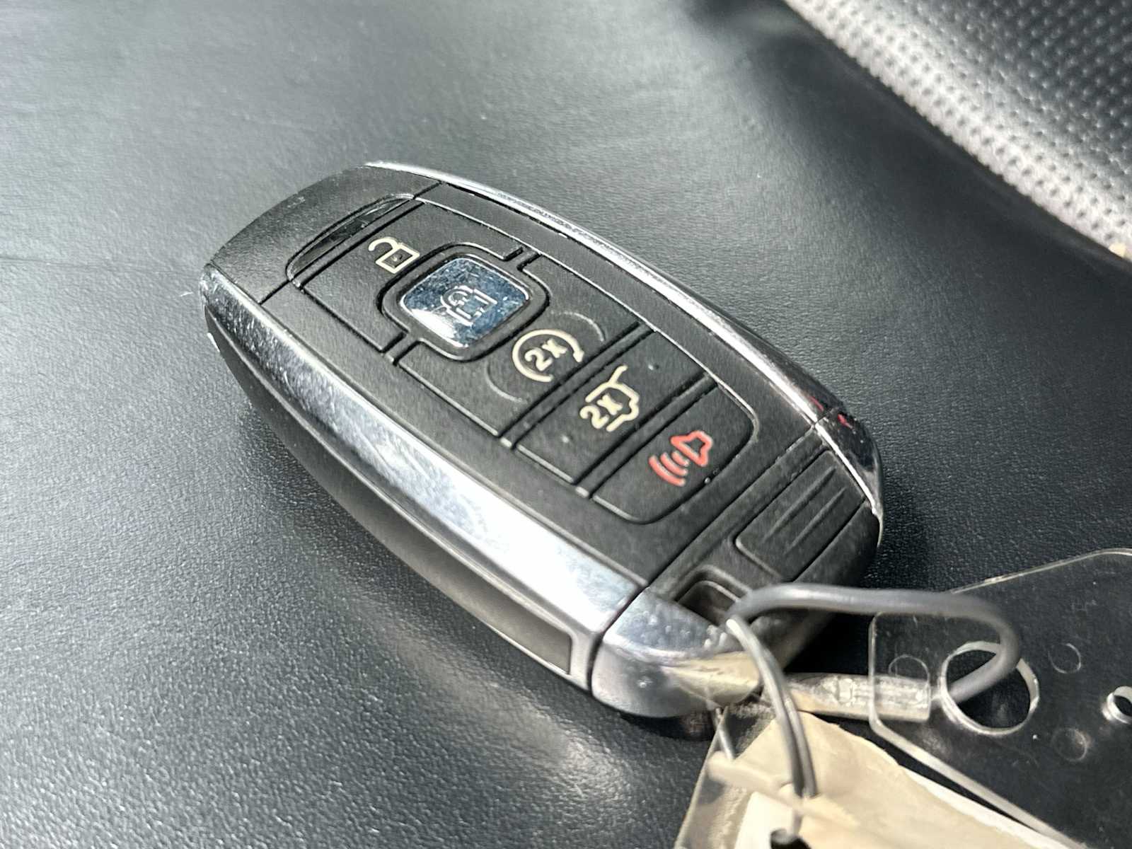 Thumbnail: 2019 Lincoln MKC - 29