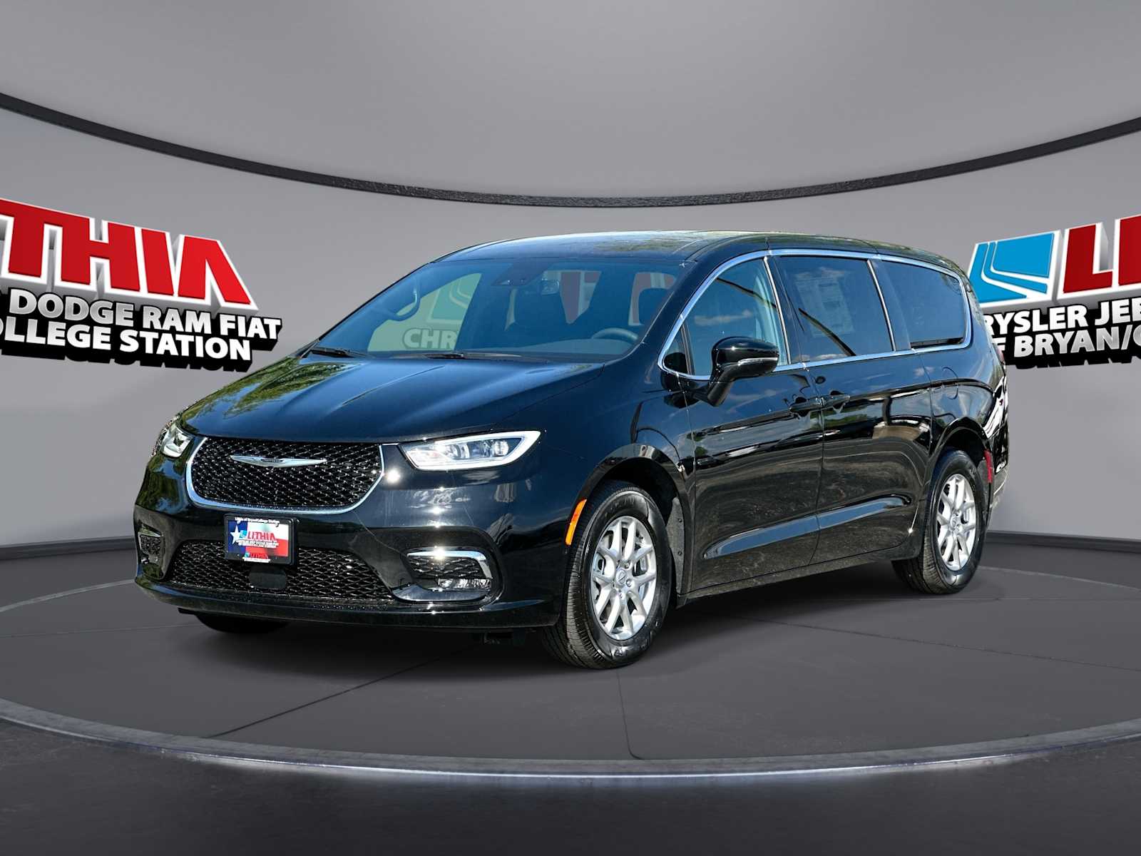 Thumbnail: 2026 Chrysler Pacifica - 1