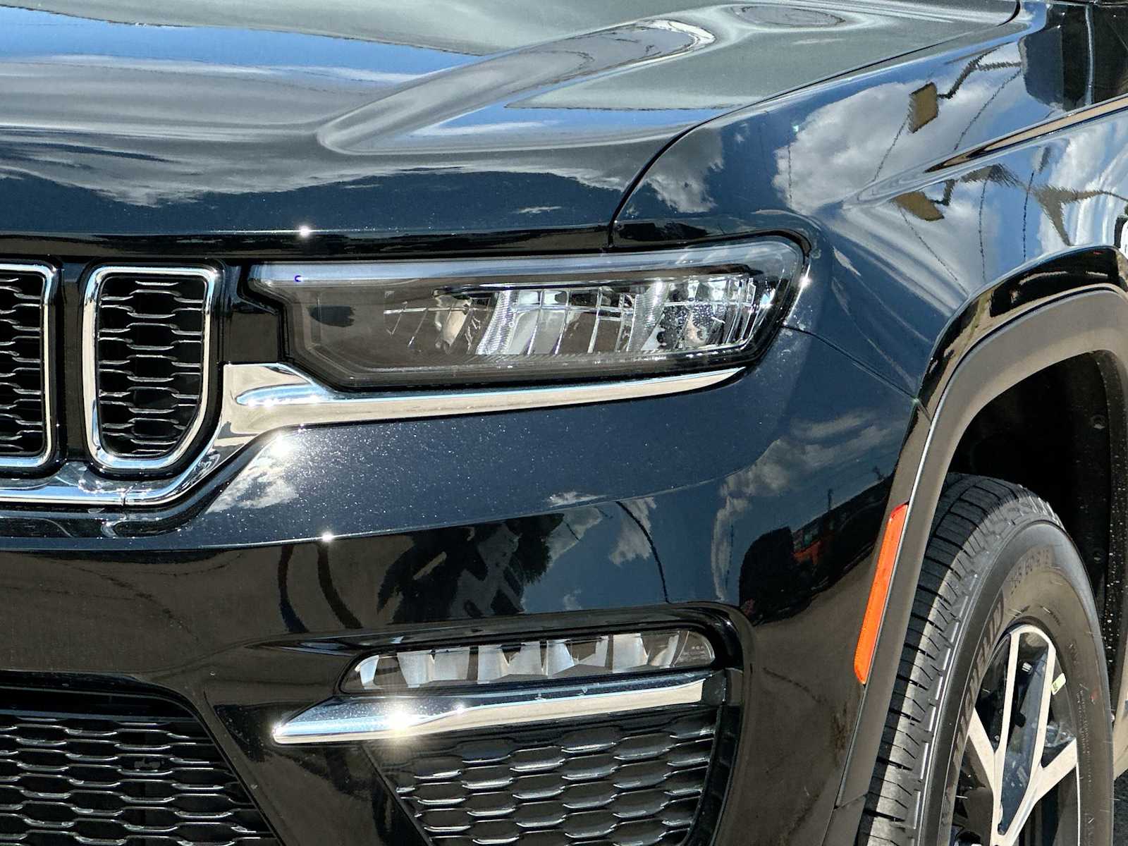 Thumbnail: 2025 Jeep Grand Cherokee - 16