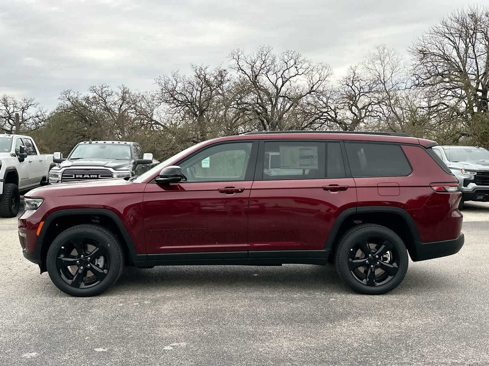 Thumbnail: 2025 Jeep Grand Cherokee - 12