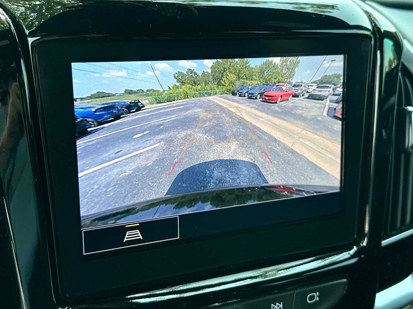 Thumbnail: 2023 Chevrolet Traverse - 20