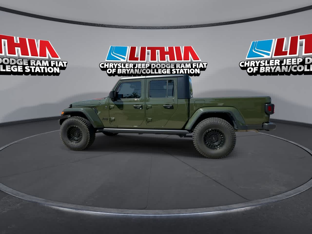 Thumbnail: 2023 Jeep Gladiator - 8