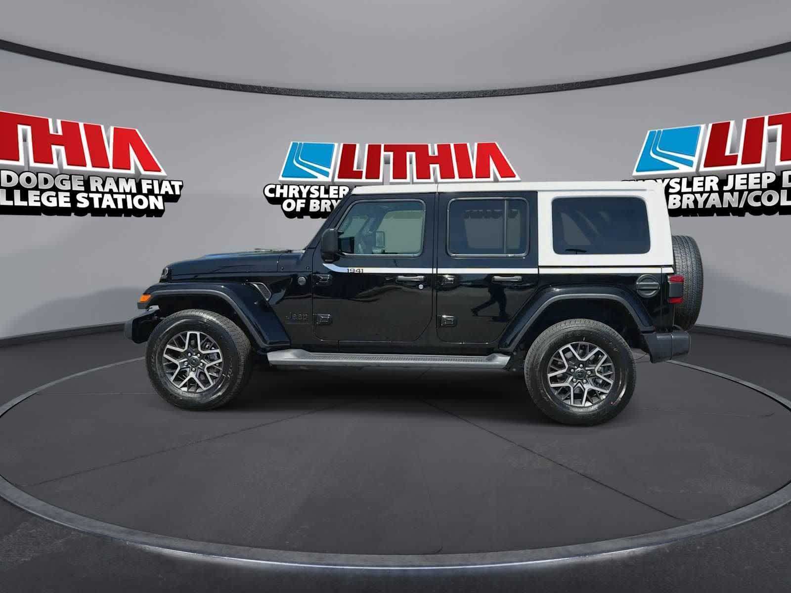 Thumbnail: 2026 Jeep Wrangler - 9