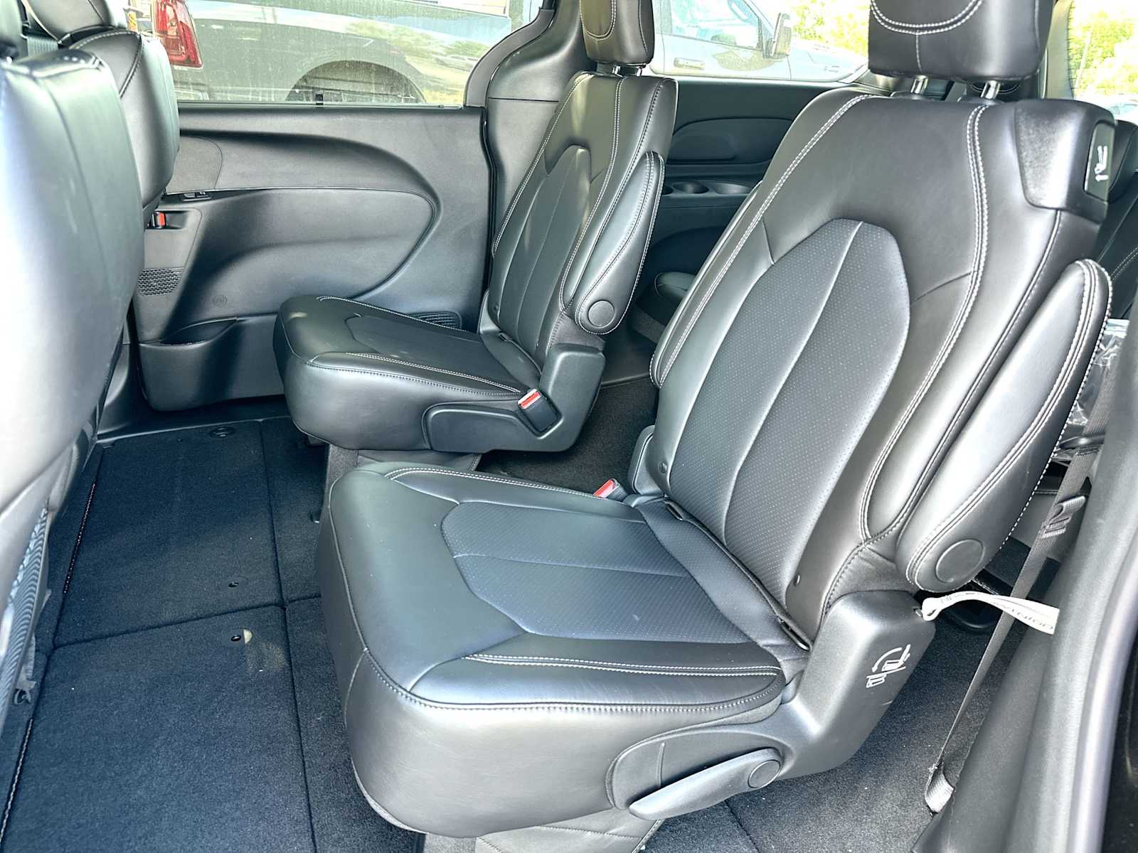 Thumbnail: 2026 Chrysler Pacifica - 23