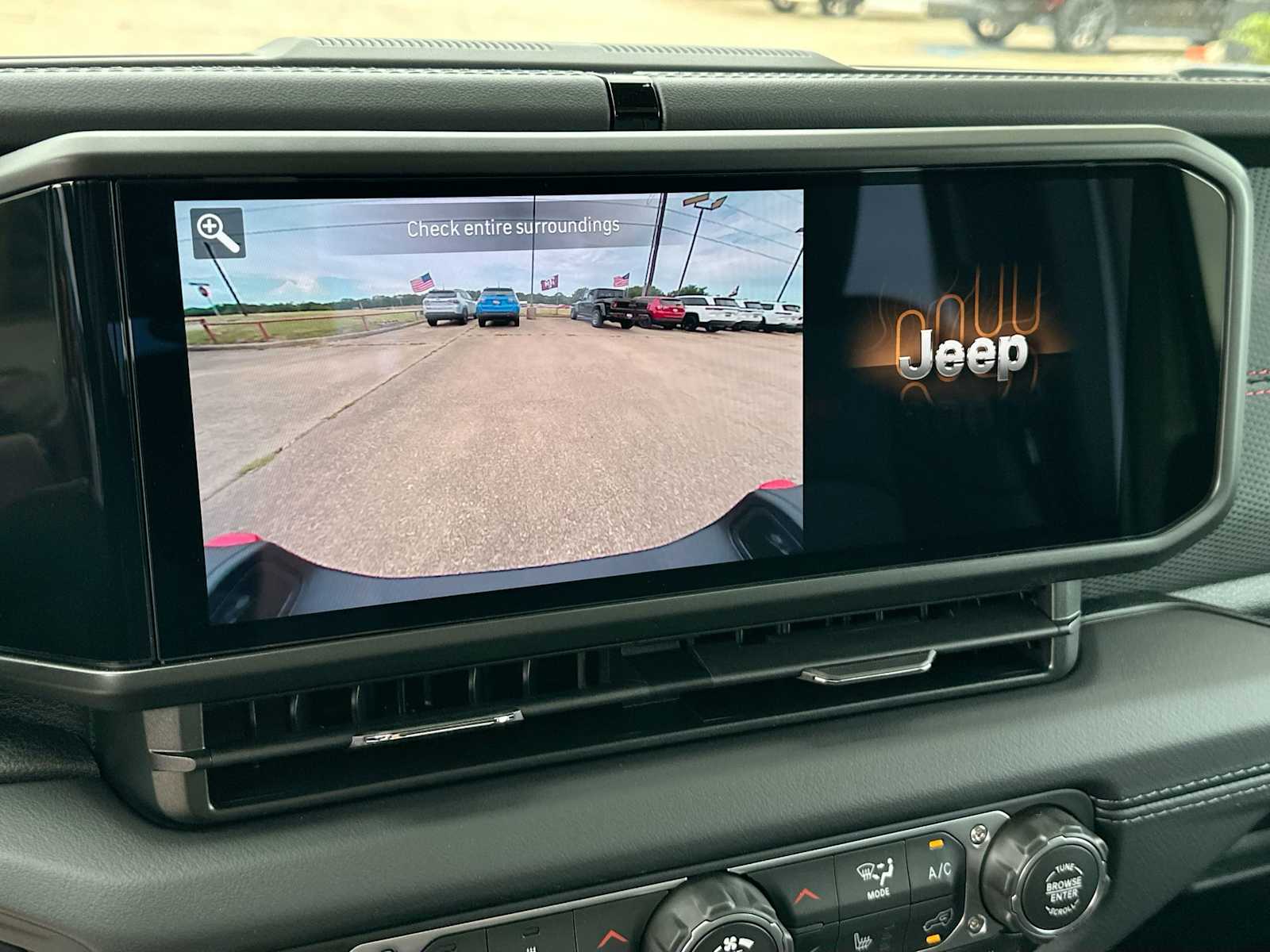 Thumbnail: 2025 Jeep Gladiator - 20