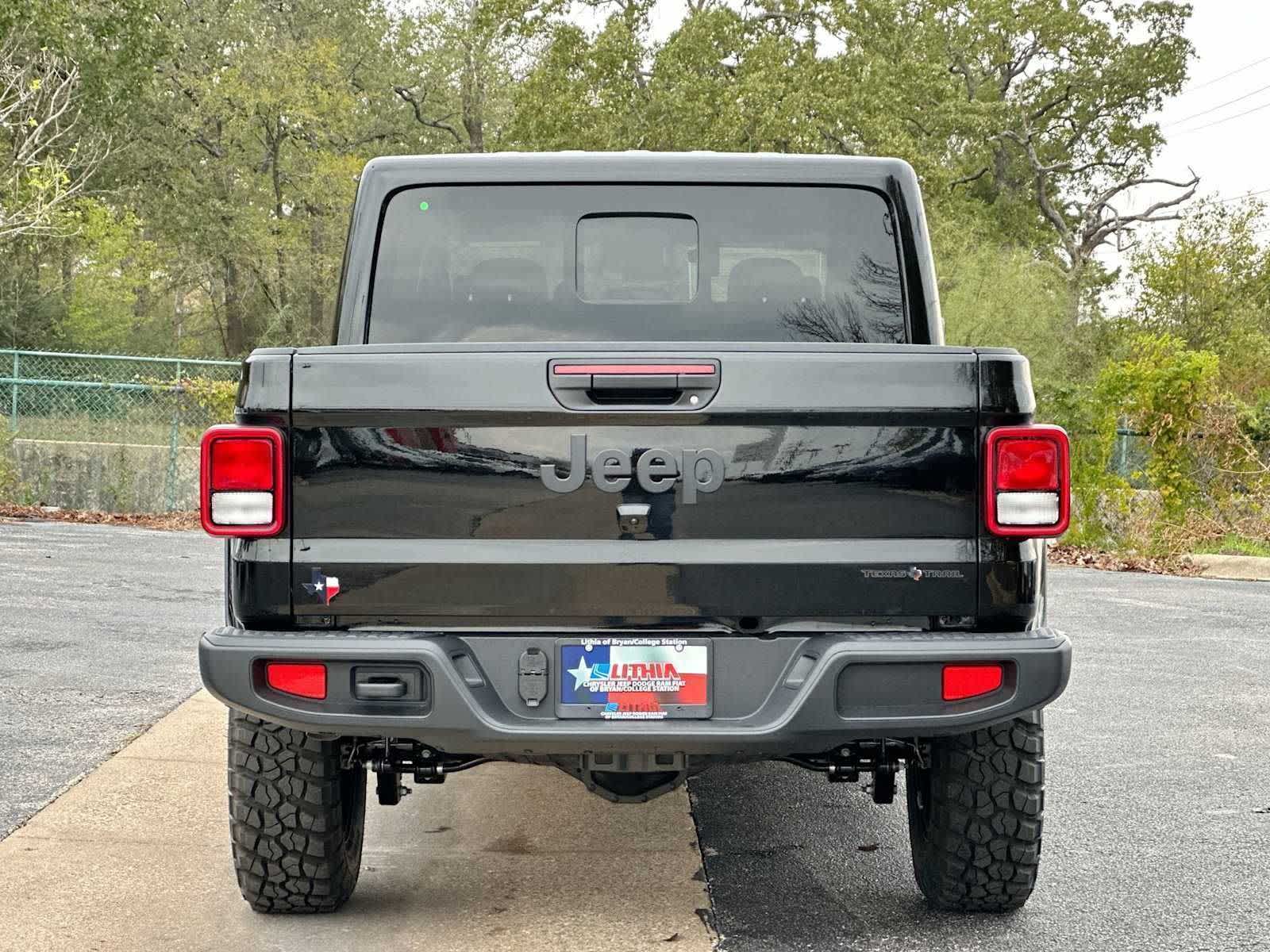 Thumbnail: 2026 Jeep Gladiator - 14