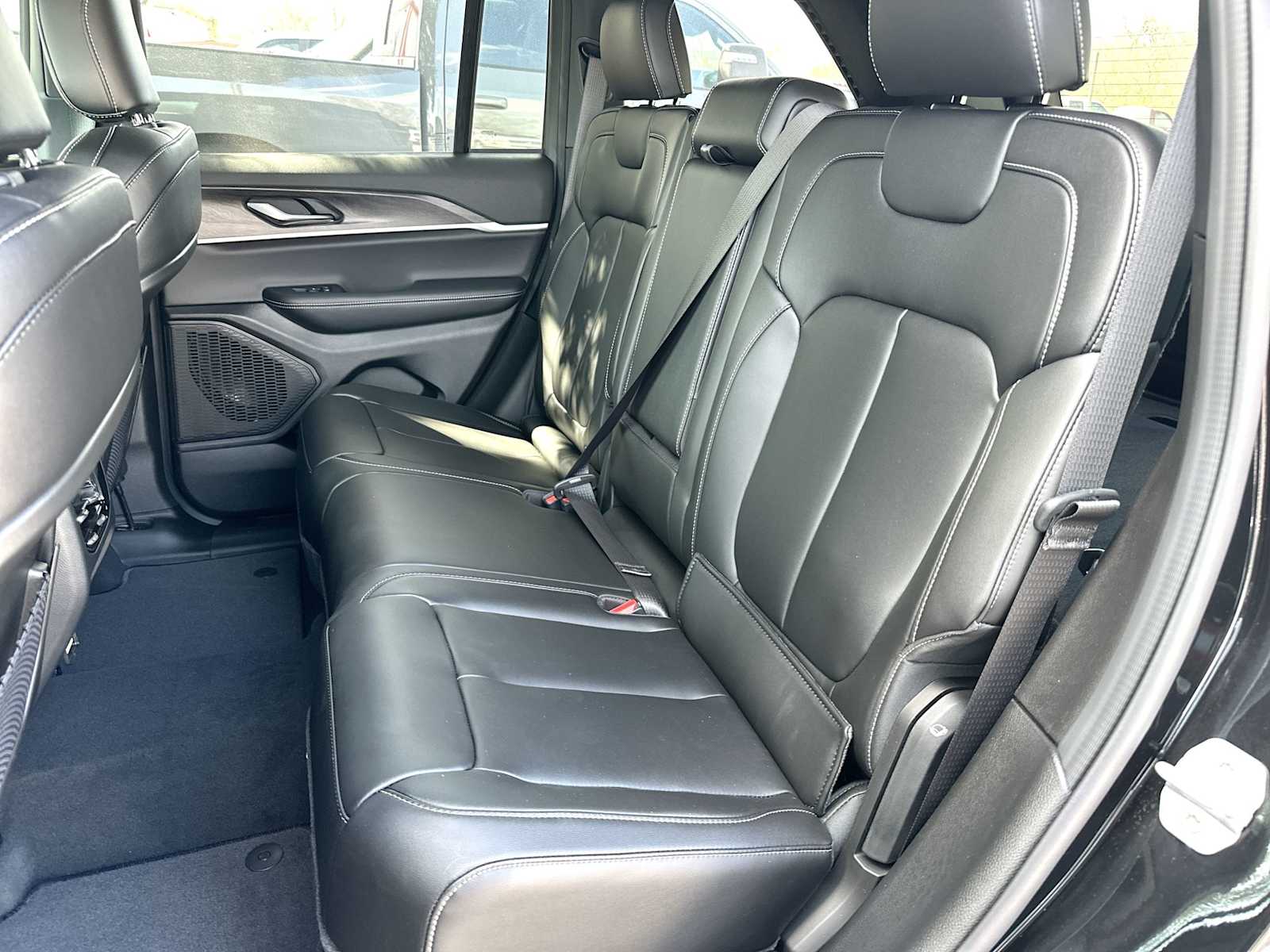 Thumbnail: 2025 Jeep Grand Cherokee - 23