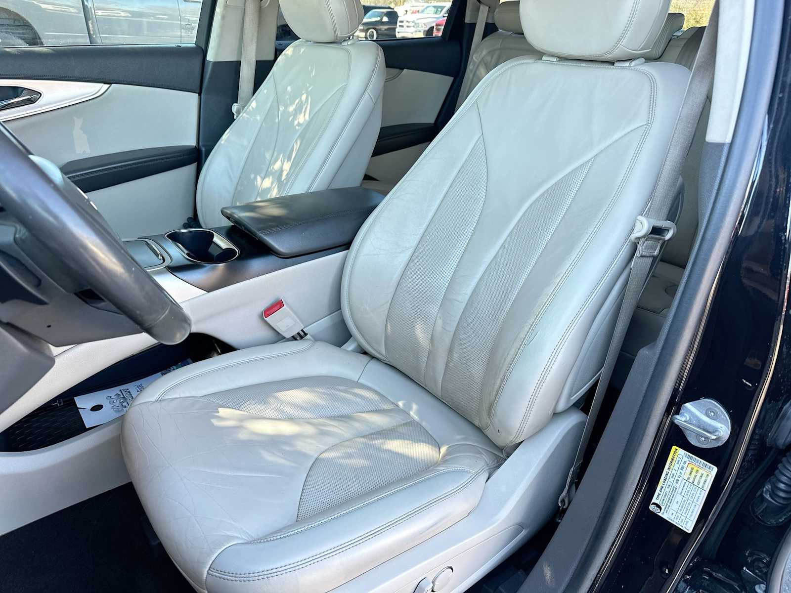 Thumbnail: 2020 Lincoln Nautilus - 17