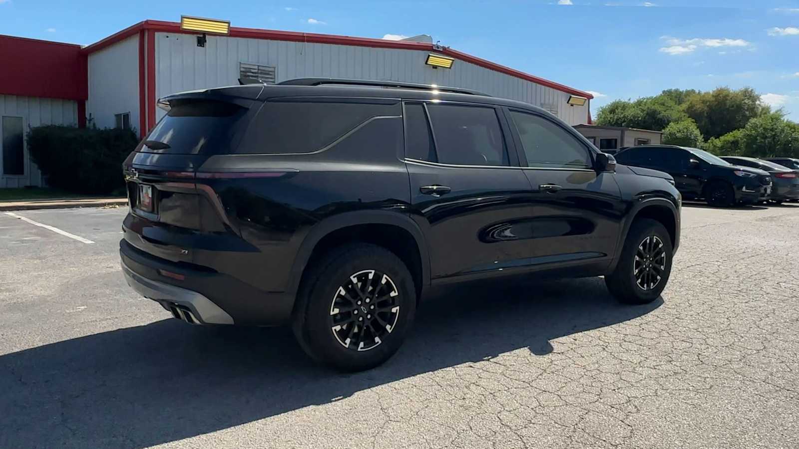 Thumbnail: 2025 Chevrolet Traverse - 8