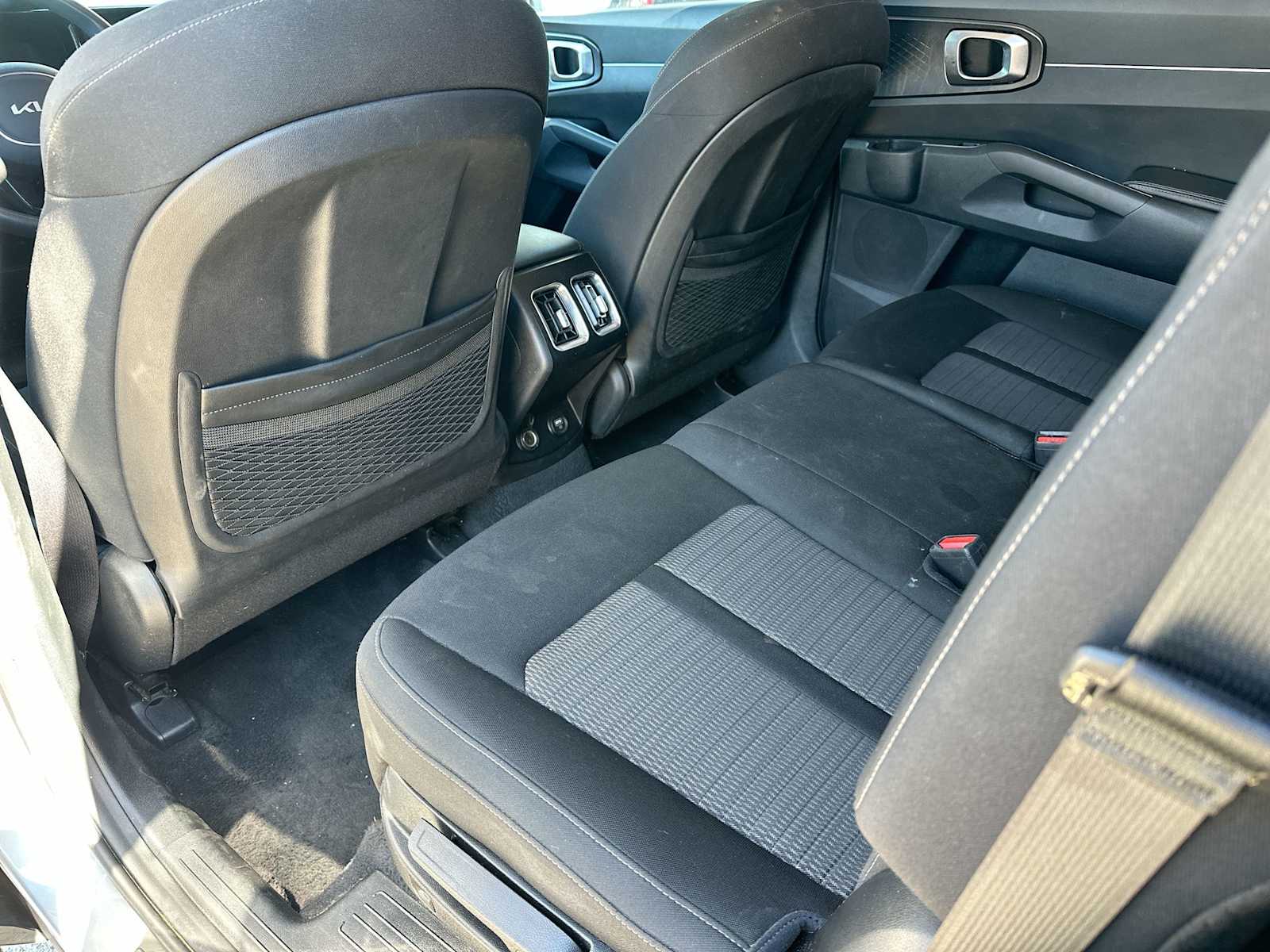 Thumbnail: 2023 Kia Sorento - 24