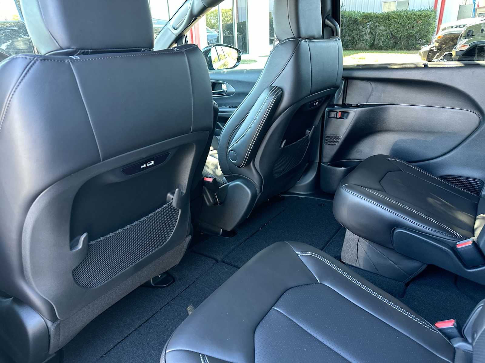 Thumbnail: 2026 Chrysler Pacifica - 24