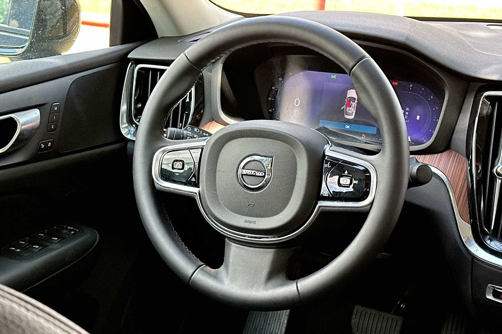 Thumbnail: 2025 Volvo S60 - 27