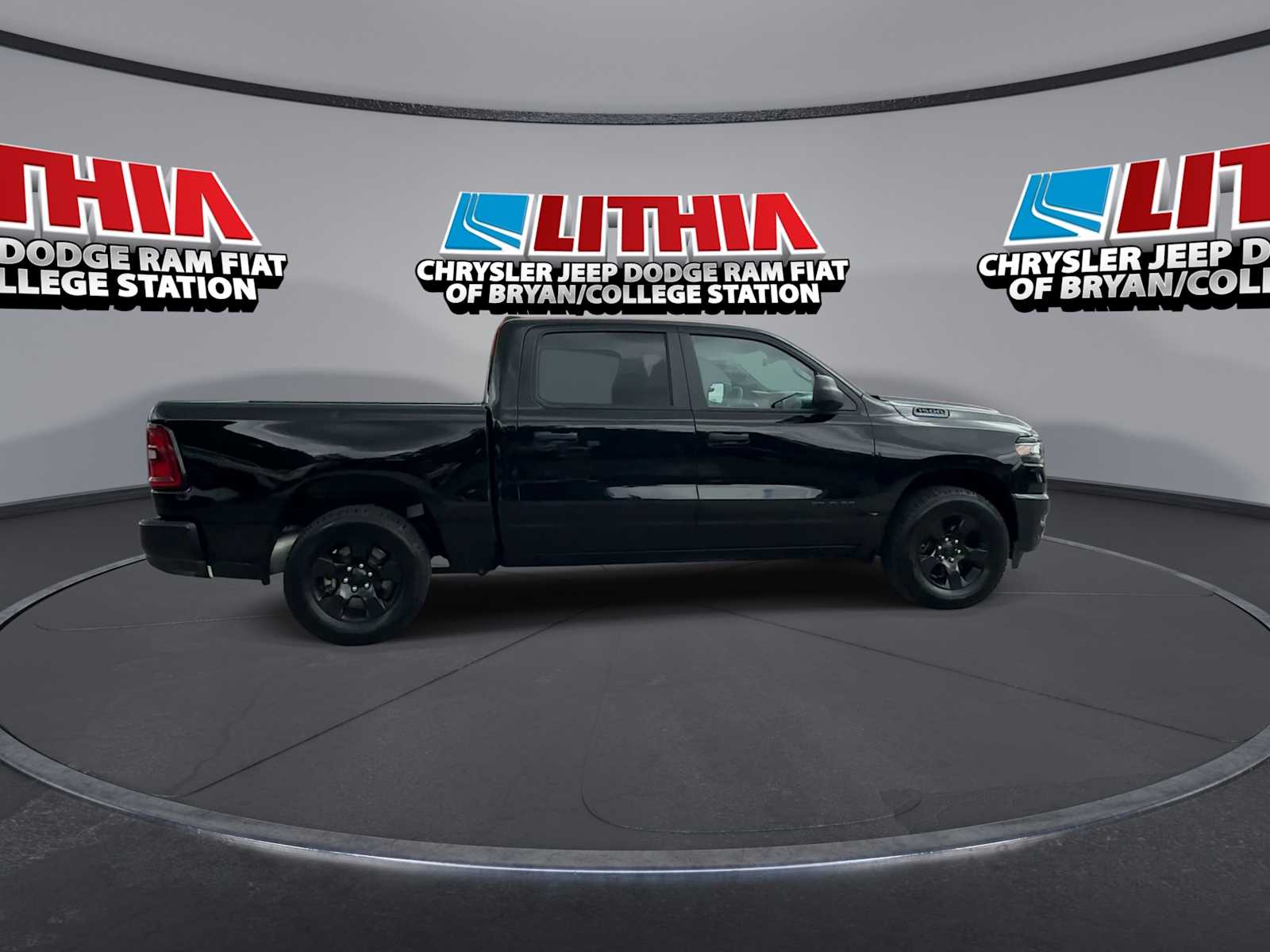 Thumbnail: 2025 RAM 1500 - 8