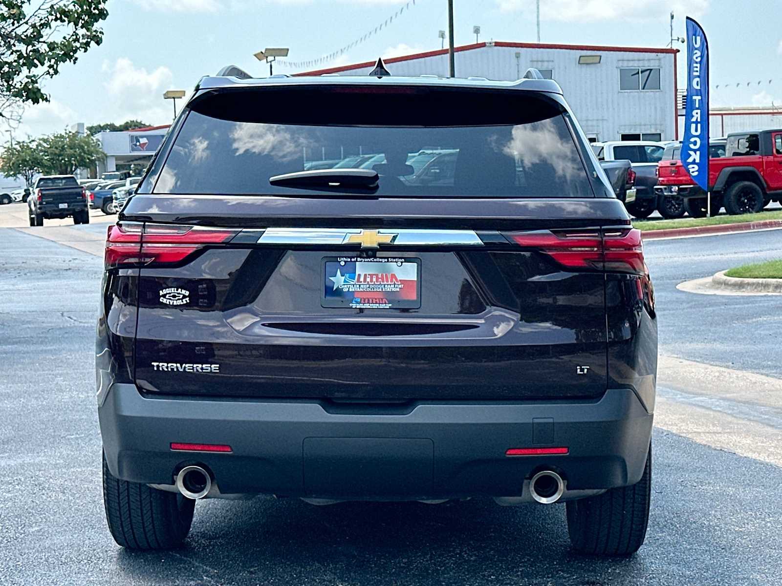 Thumbnail: 2023 Chevrolet Traverse - 14