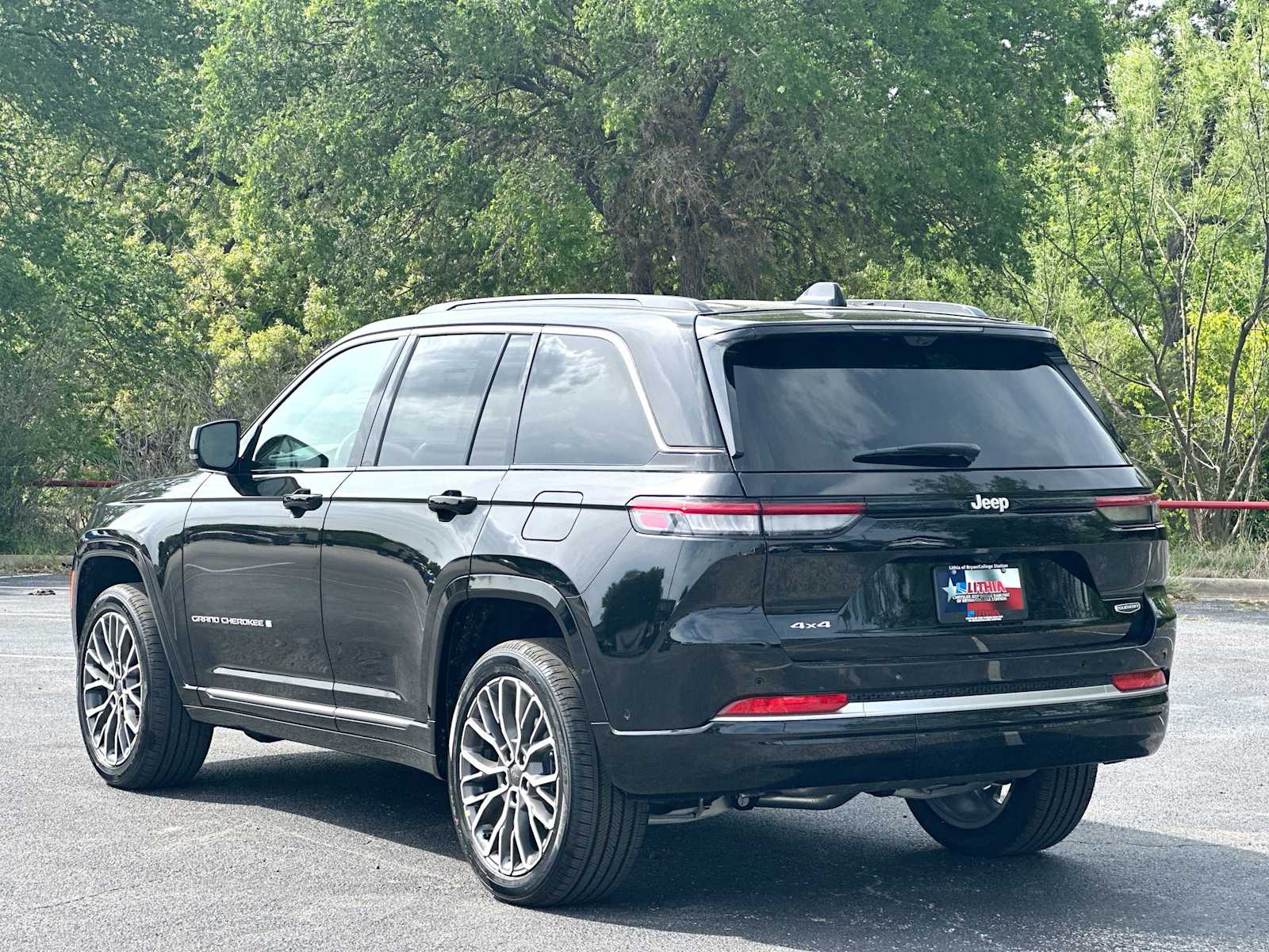 Thumbnail: 2026 Jeep Grand Cherokee - 13