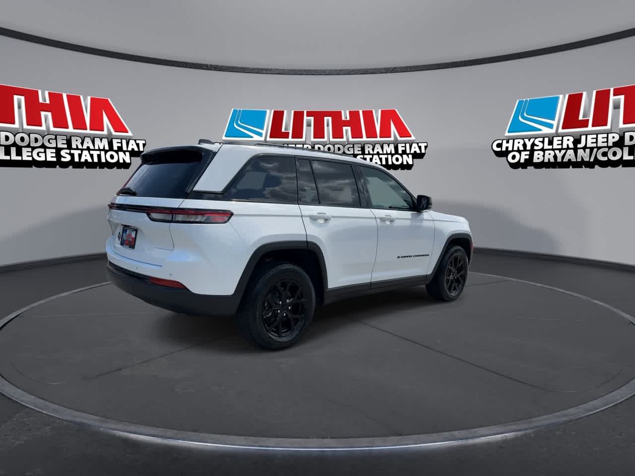Thumbnail: 2025 Jeep Grand Cherokee - 8