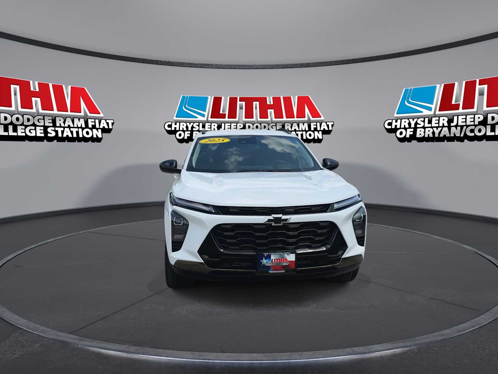 Thumbnail: 2025 Chevrolet Trax - 3