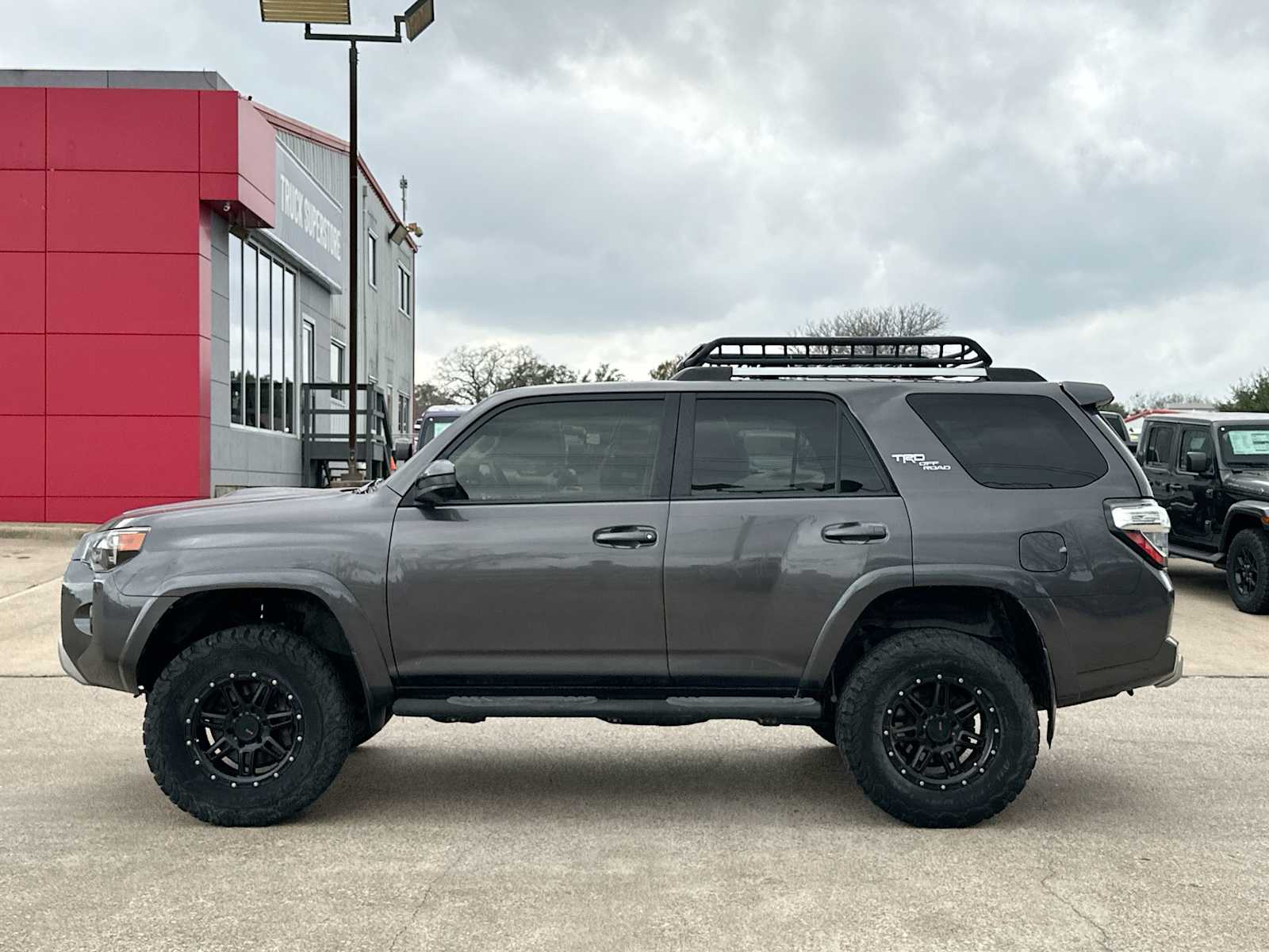 Thumbnail: 2018 Toyota 4Runner - 12