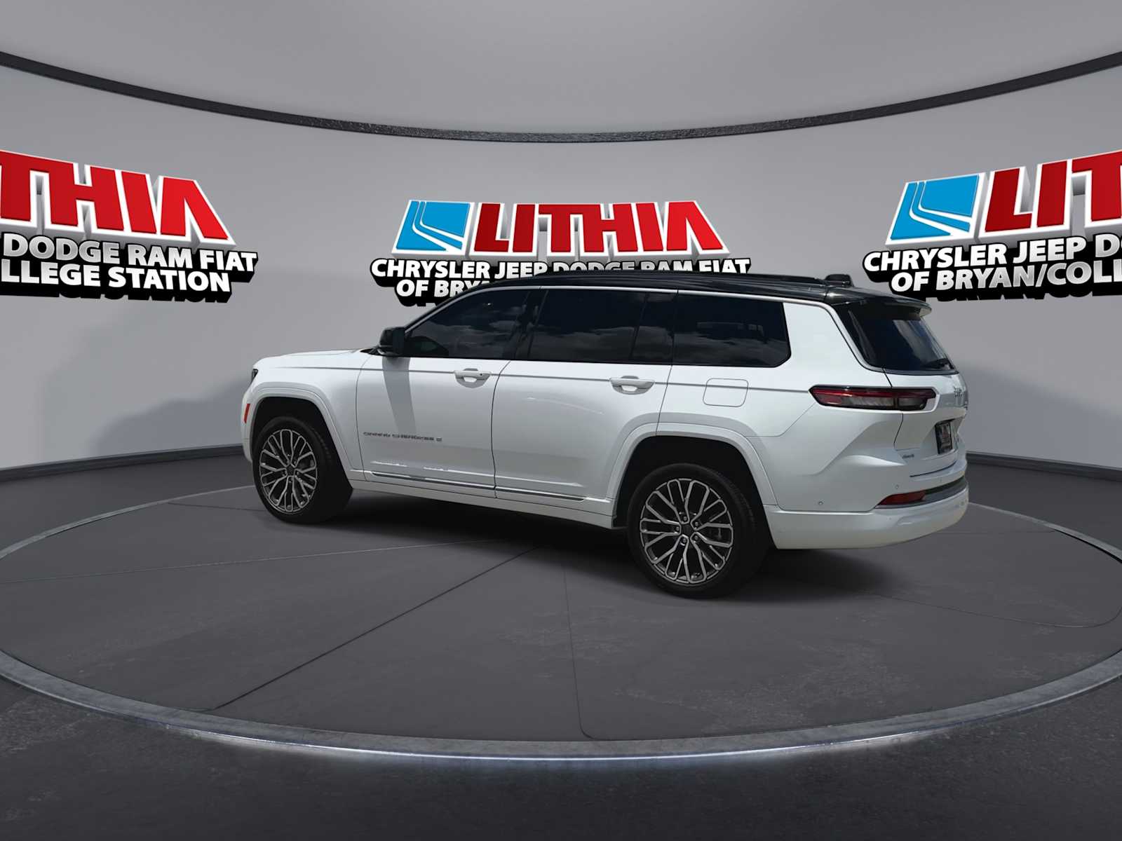Thumbnail: 2026 Jeep Grand Cherokee - 6