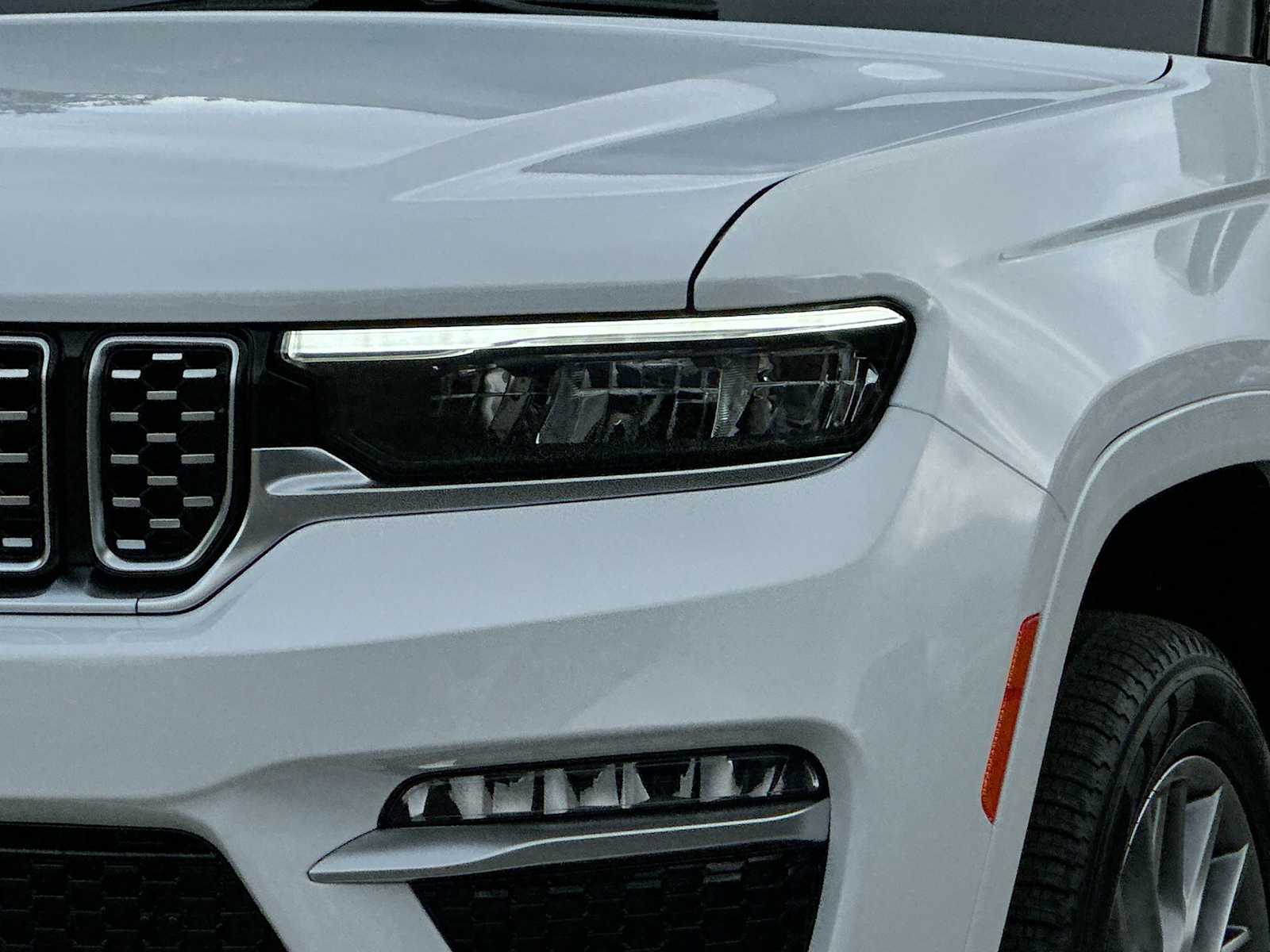 Thumbnail: 2025 Jeep Grand Cherokee - 16