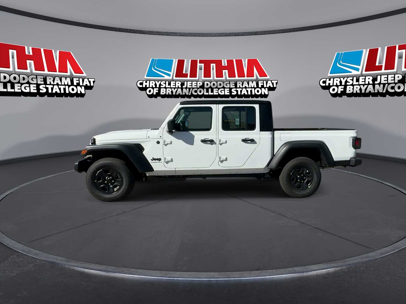 Thumbnail: 2026 Jeep Gladiator - 5